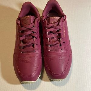 GRADE SCHOOL REEBOK CLASSIC LEATHER JUNIOR CN5564 TWISTED BERRY/CHALK